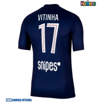 Camisa de Futebol Paris Saint-Germain Vitinha #17 Equipamento Principal 2025-26 Manga Curta